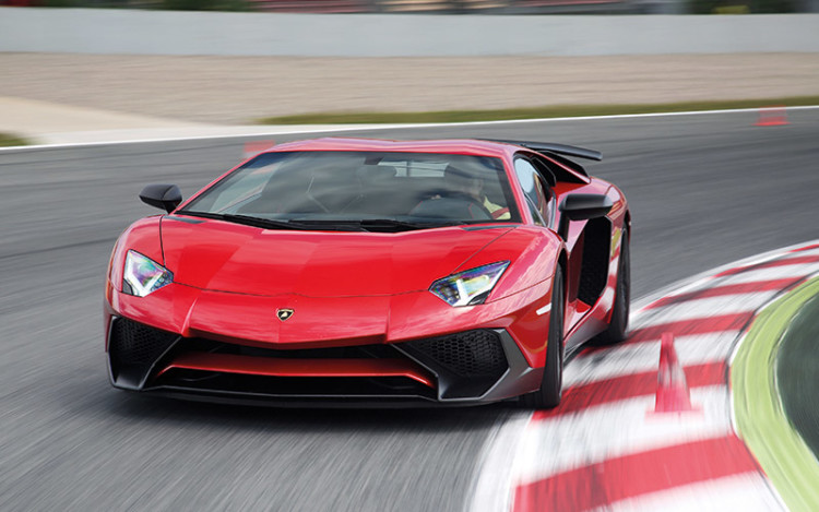 Lamborghini Aventador LP750-4 Superveloce review | Torque