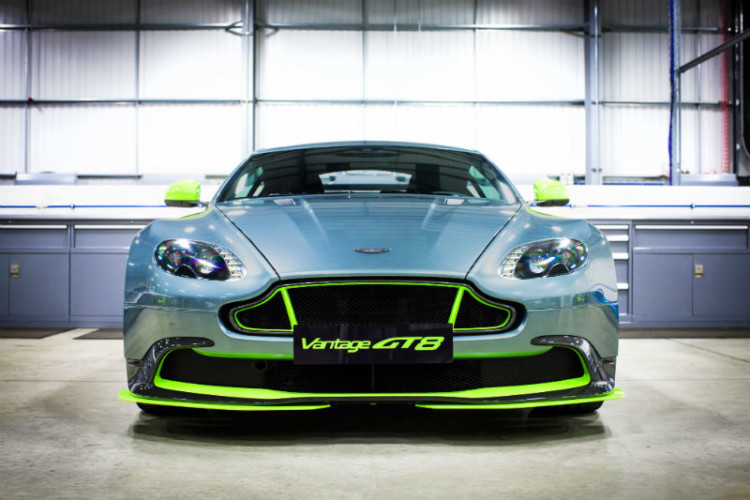 aston martin vantage gt8_2