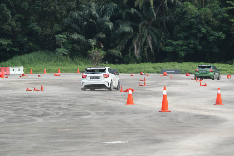 mercedes-benz-driving-events_4