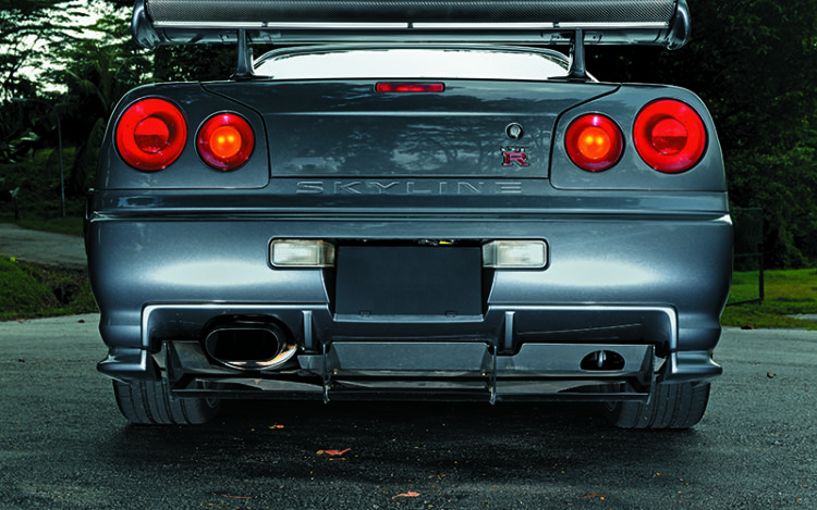 Nissan R34 Gt R Meets Nissan R35 Gt R Torque