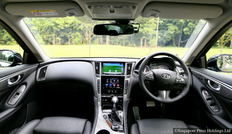 infiniti q50 red sport_cockpit