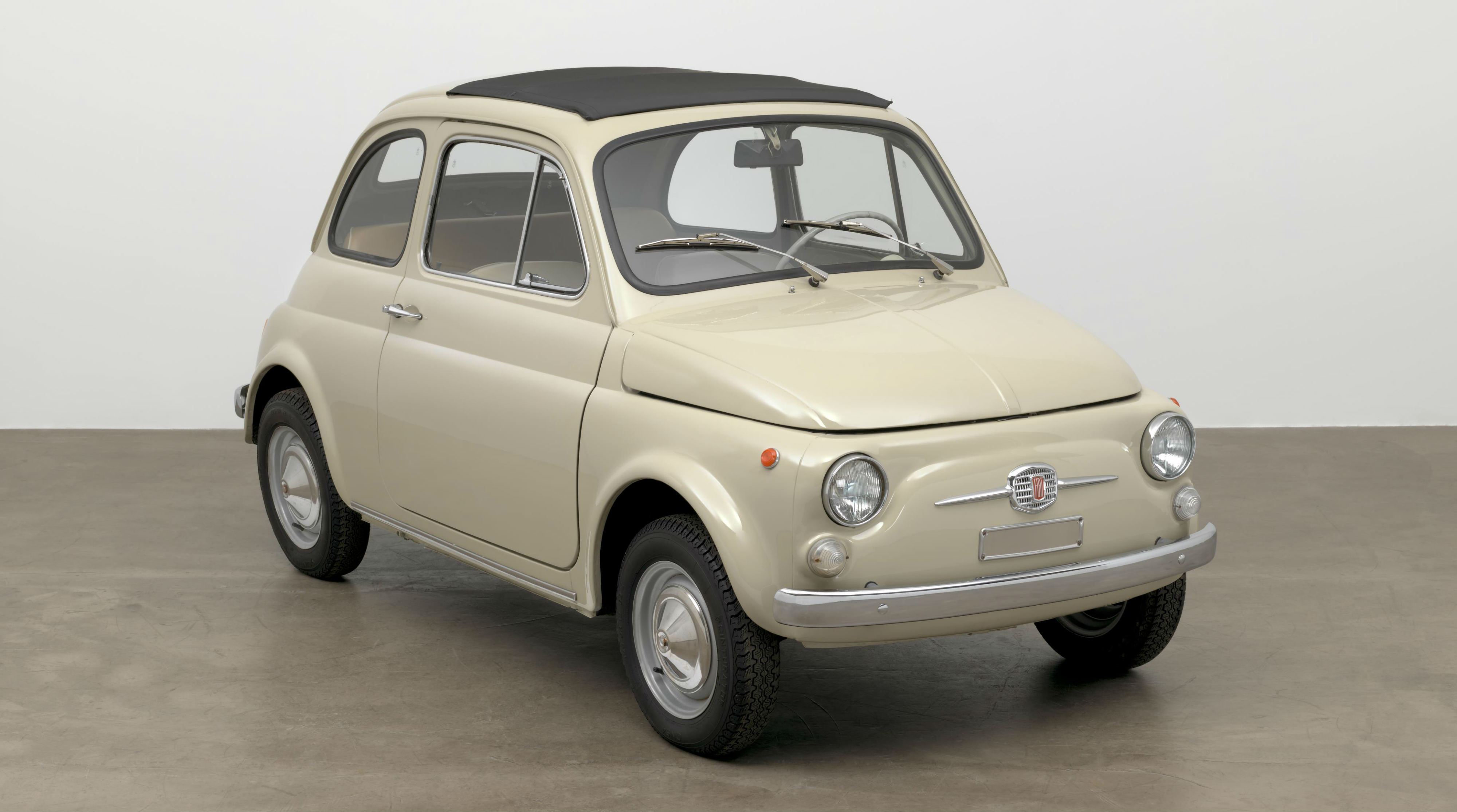 Museum of Modern Art in New York acquires the Fiat 500