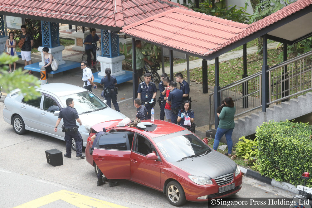 3 people stopped for having heavily tinted windows arrested for drug-related offences