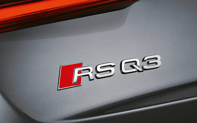 audi rs q3 badge