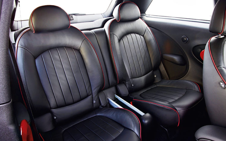 mini-jcw-paceman-backseats