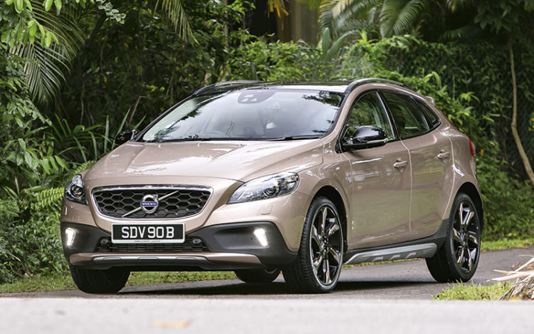 Volvo V40 Cross Country Earns Plenty Of Style Points Torque