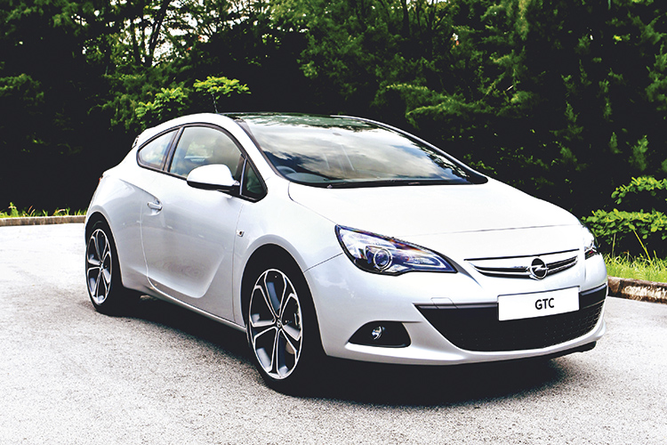 opel-astra-gtc-main