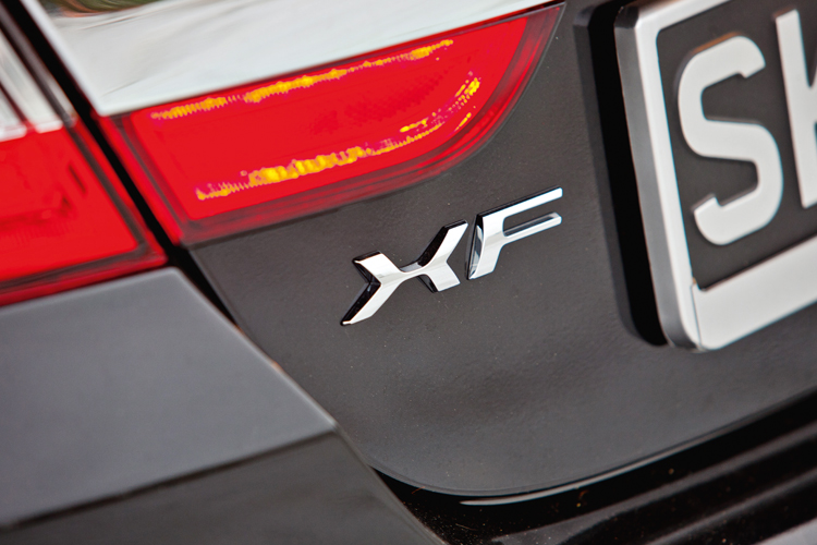 jaguar xf badge