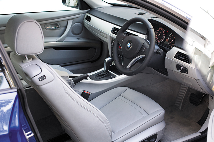 bmw 320i coupe cockpit