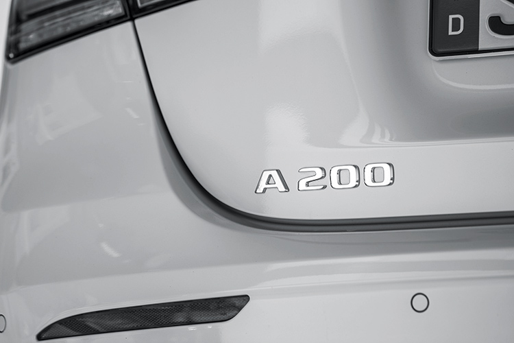 mercedes-benz a-class a200 badge