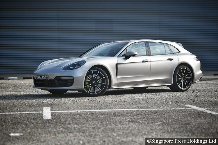 panamera 4 e-hybrid sport turismo front static