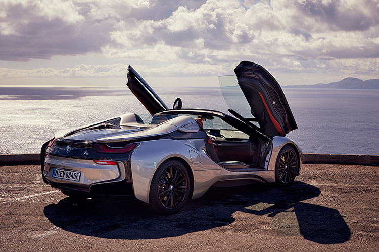 i8 roadster gullwing doors