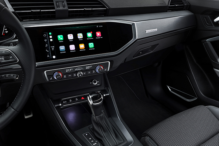 audi q3 dashboard apple carplay