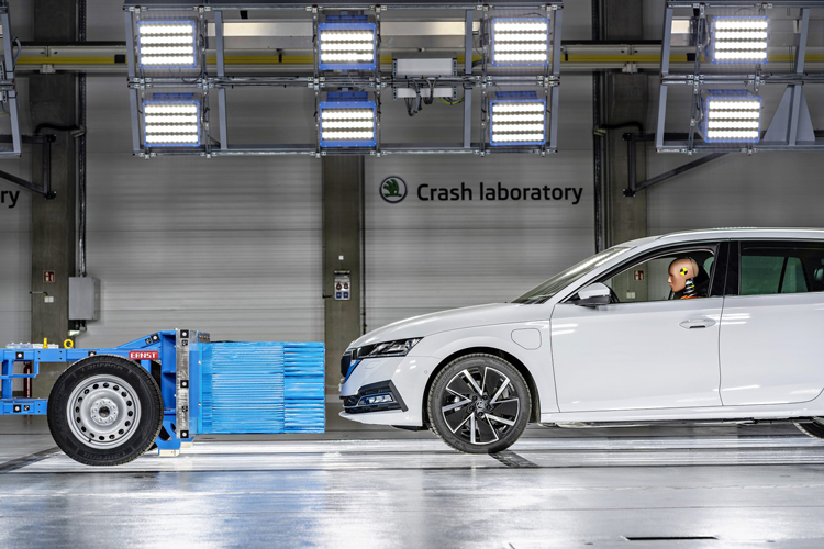 skoda crash lab