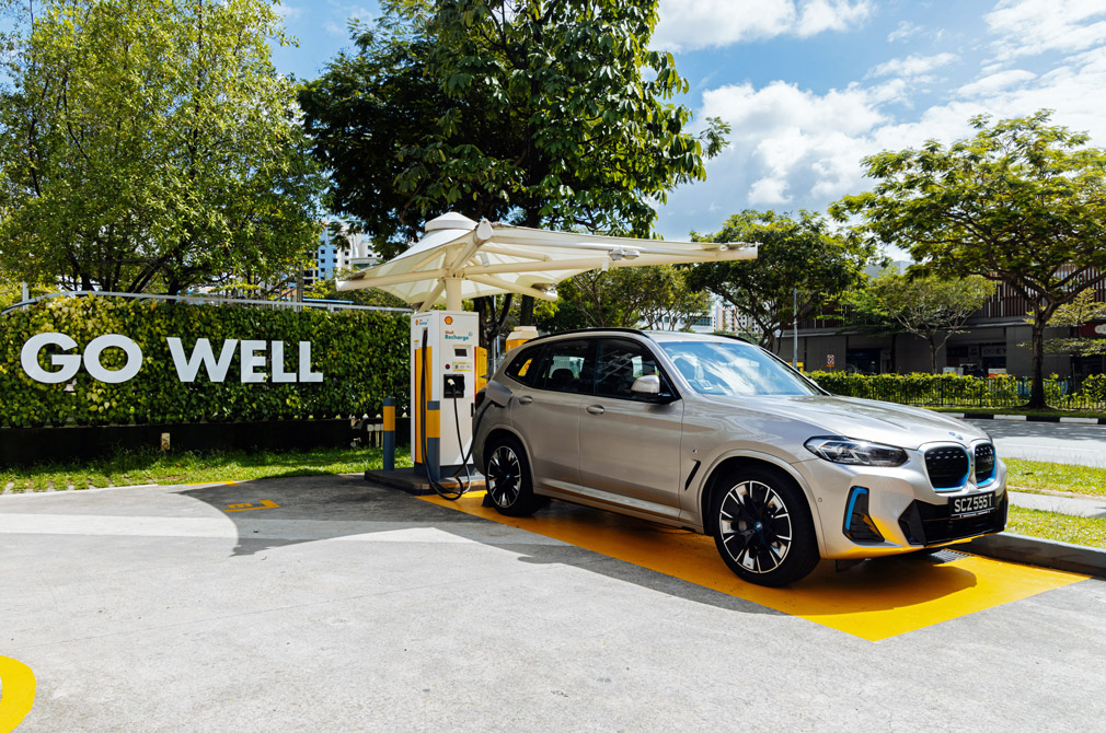 BMW and Shell offer free charging for new BMW and MINI EV customers