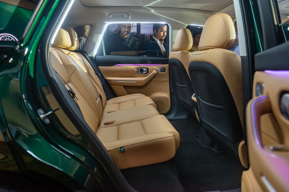 leapmotor c10 backseat