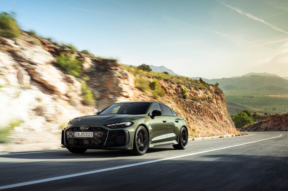 audi rs5 sedan action