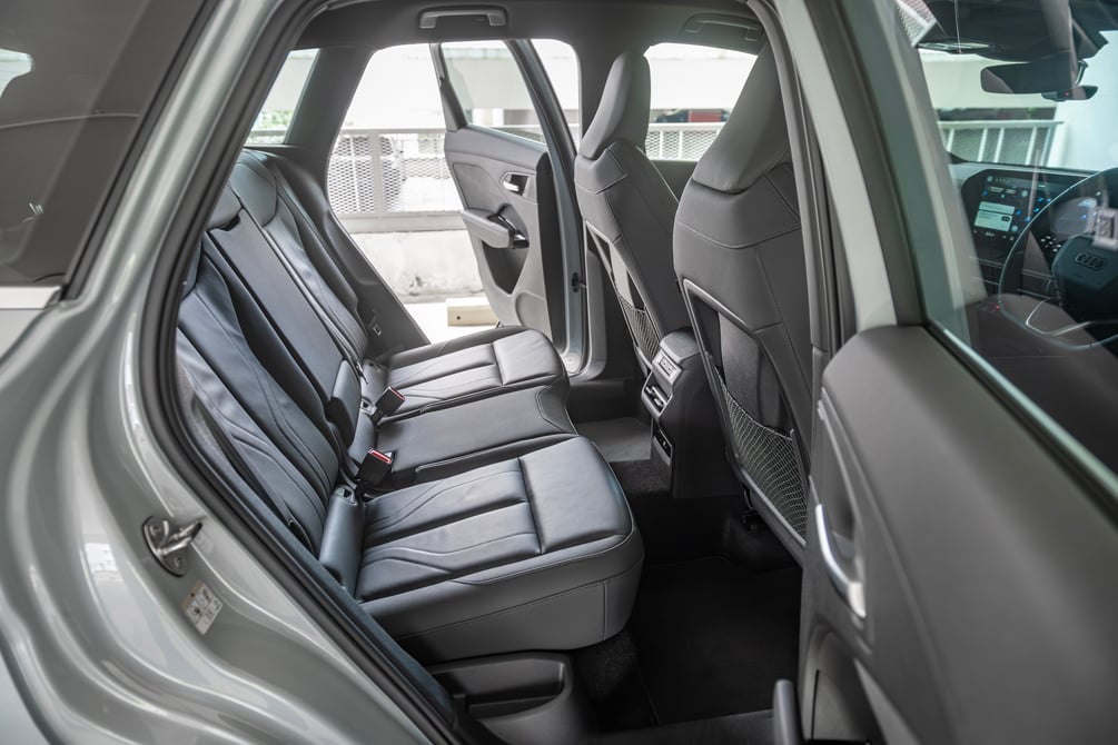 audi q3 edition 1 backseat