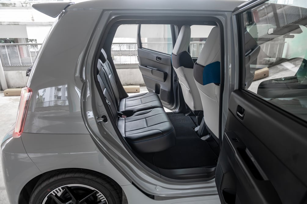 honda super-one backseat