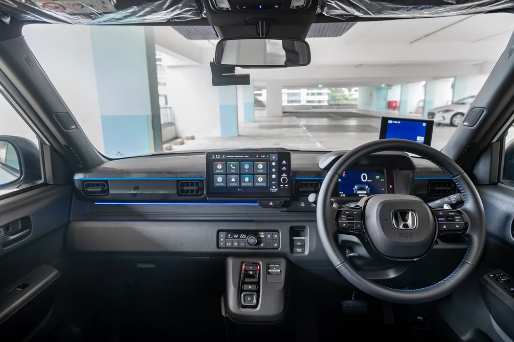 Honda Super-One cockpit overview